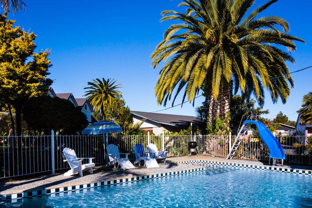 Asure Colonial Motel 4*